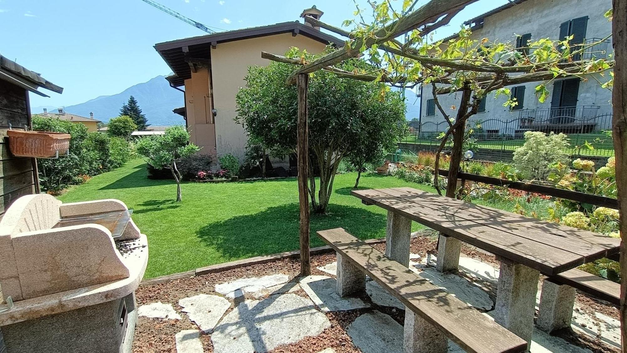 Apartment With Garden And Bbq Gravedona - Larihome A46 Консильо-ди-Румо Экстерьер фото